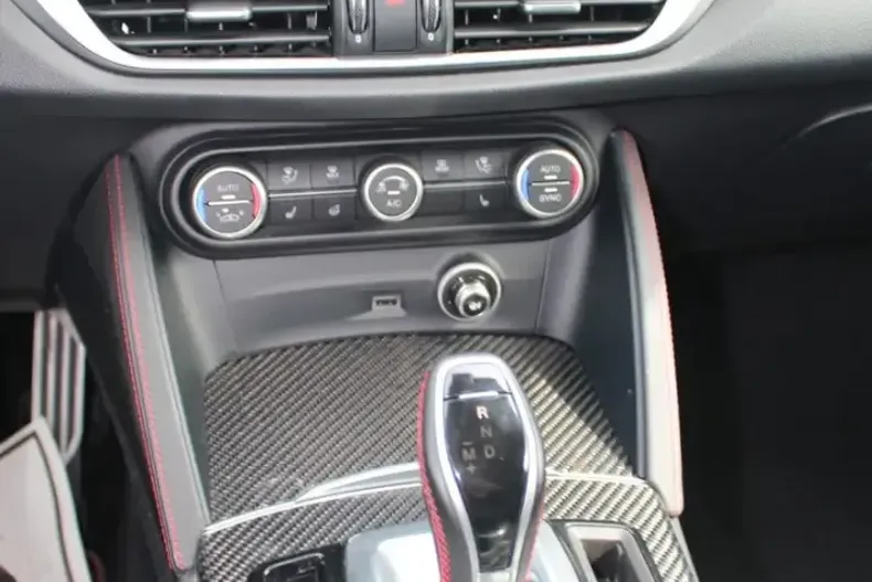 Alfa Romeo Stelvio din 2021 cu 30.000 km - oferta ALF223845 - foto 17