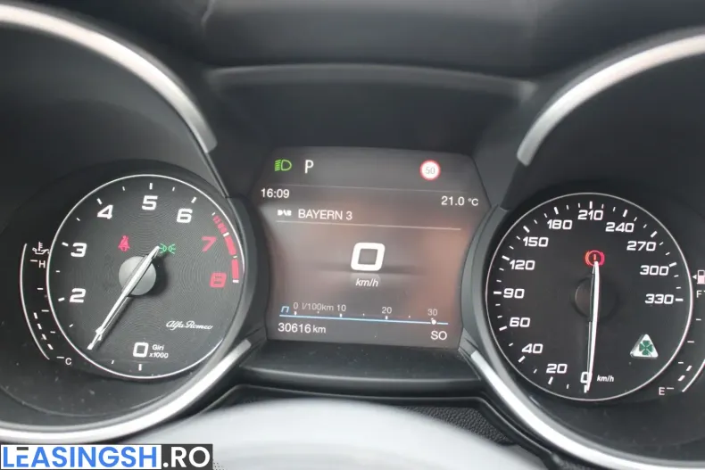 Alfa Romeo Stelvio din 2021 cu 30.000 km - oferta ALF223845 - foto 19
