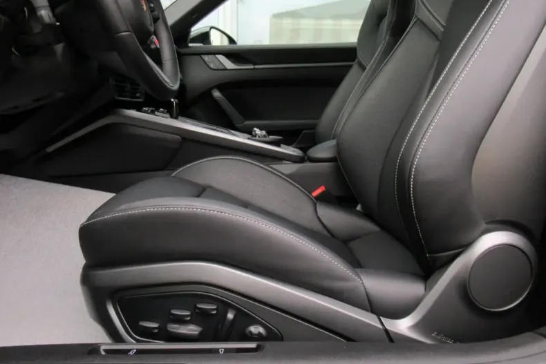 Porsche 992 din 2025 cu 6.000 km - oferta POR223859 - foto 4