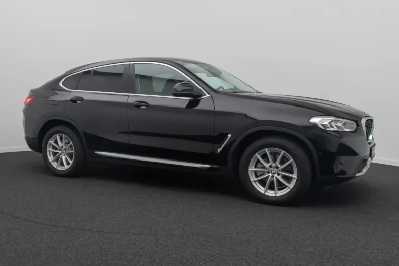 BMW X4 (Seria X) din 2022 cu 25.593 km - oferta BMW223860 - foto 3
