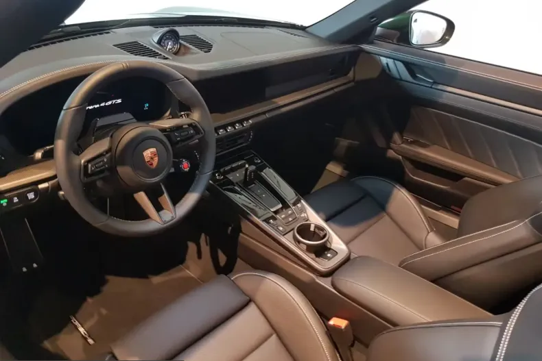 Porsche 992 din 2026 cu 0 km - oferta POR223868 - foto 15