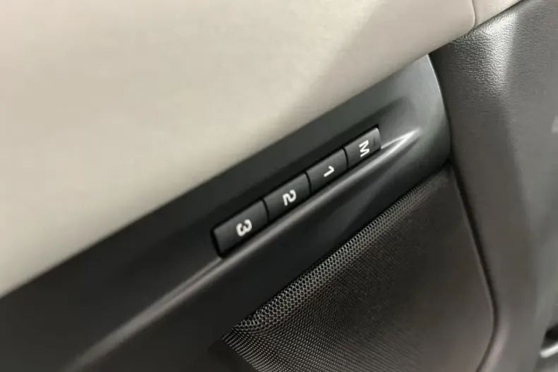 Land Rover Range Rover Evoque din 2025 cu 5.872 km - oferta LAN223880 - foto 18