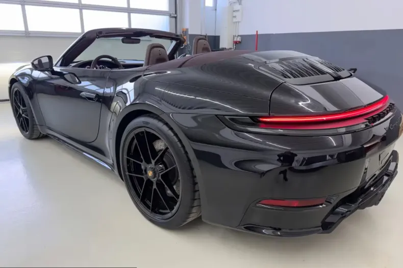 Porsche 911 din 2026 cu 4.200 km - oferta POR223890 - foto 3