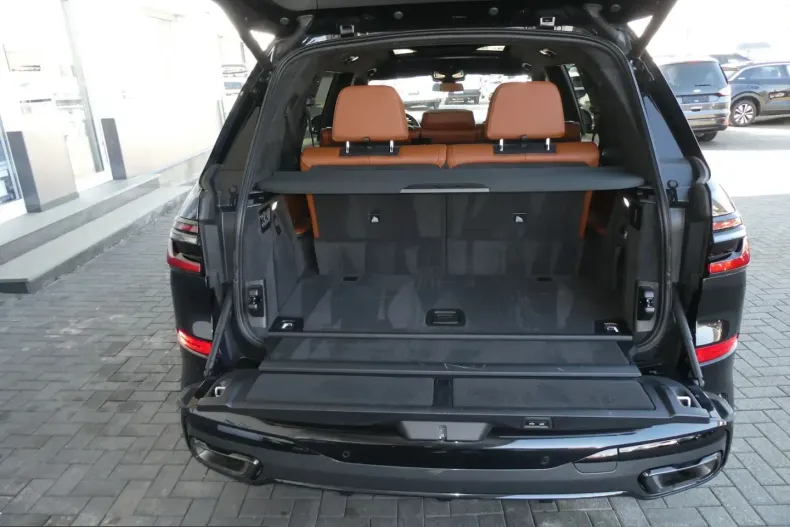 BMW X7 (Seria X) din 2024 cu 37.380 km - oferta BMW223894 - foto 14