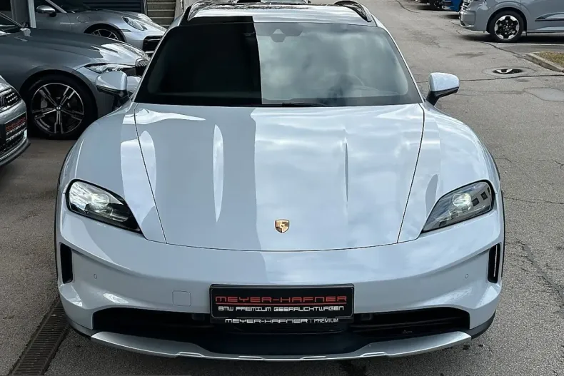 Porsche Taycan din 2024 cu 21.455 km - oferta POR223897 - foto 3