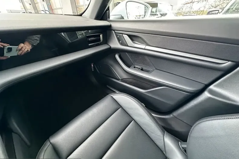 Porsche Taycan din 2024 cu 21.455 km - oferta POR223897 - foto 26