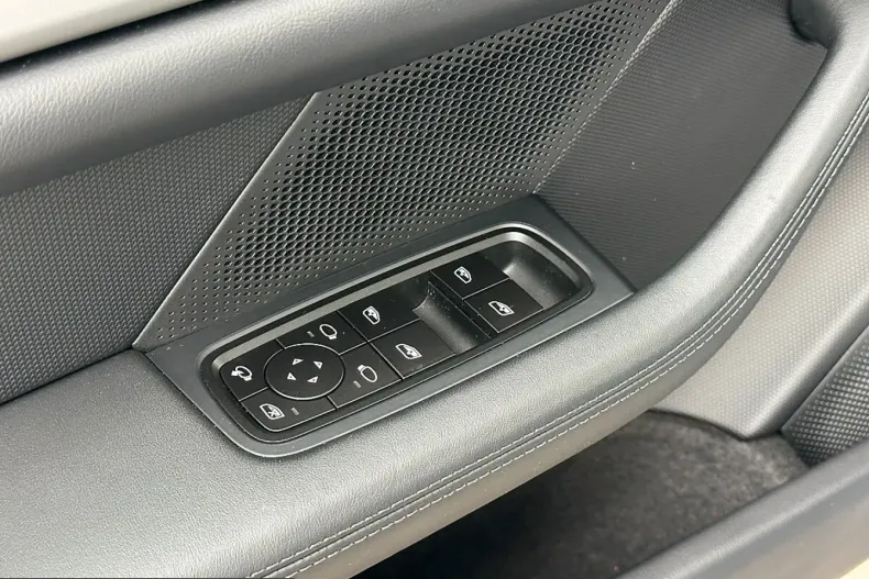 Porsche Taycan din 2024 cu 21.455 km - oferta POR223897 - foto 30