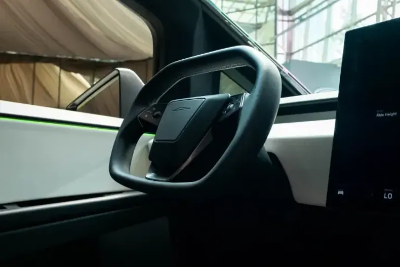 Tesla Cybertruck din 2026 cu 3.000 km - oferta TES223898 - foto 40