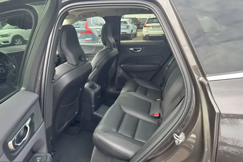 Volvo XC60 din 2021 cu 91.634 km - oferta VOL223910 - foto 12