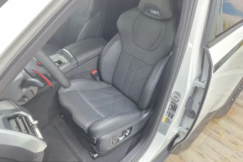 BMW XM (Seria X) din 2025 cu 8.750 km - oferta BMW223919 - foto 15