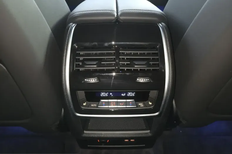 BMW XM (Seria X) din 2025 cu 8.750 km - oferta BMW223919 - foto 27