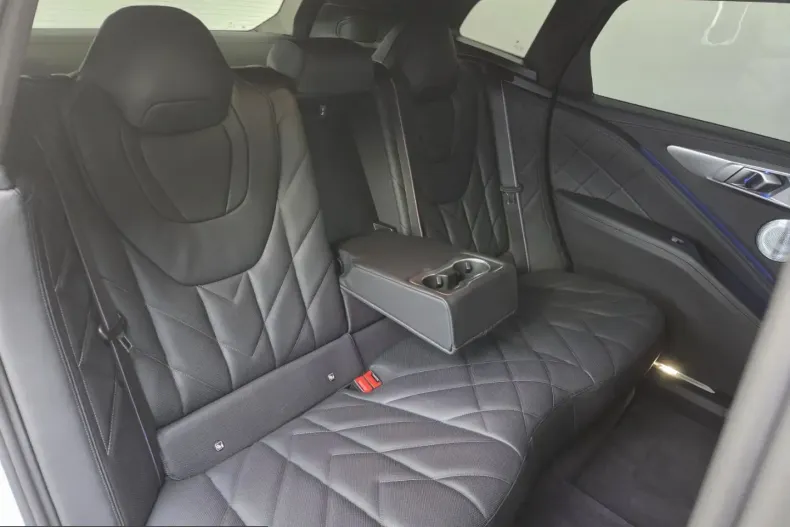 BMW XM (Seria X) din 2025 cu 8.750 km - oferta BMW223919 - foto 28