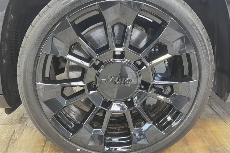 BMW XM (Seria X) din 2025 cu 8.750 km - oferta BMW223919 - foto 35