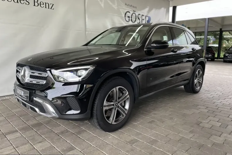Mercedes-Benz GLC 300 (Clasa GLC) din 2021 cu 57.946 km - oferta MER223943 - foto 2