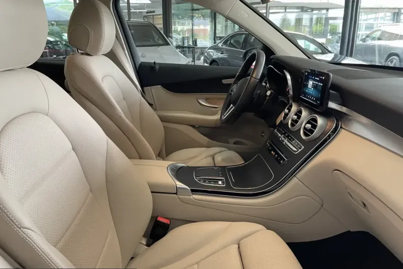Mercedes-Benz GLC 300 (Clasa GLC) din 2021 cu 57.946 km - oferta MER223943 - foto 5