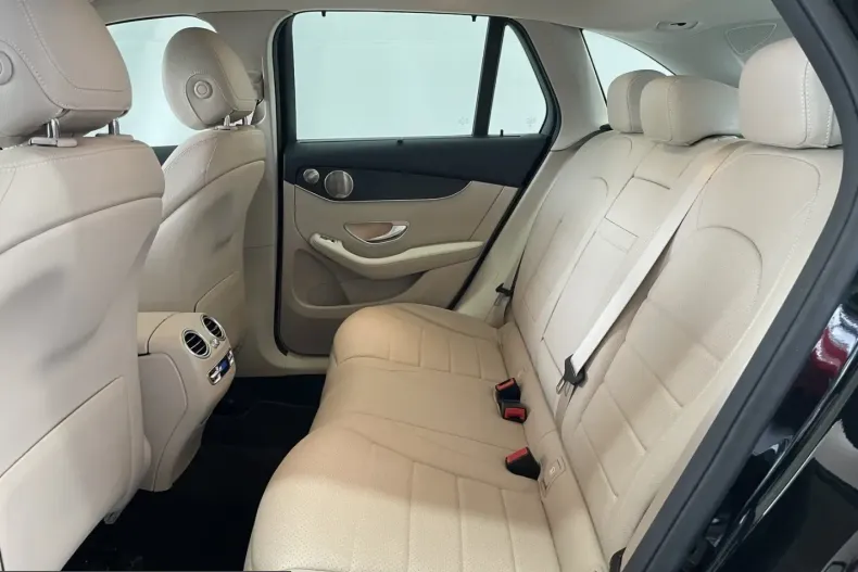 Mercedes-Benz GLC 300 (Clasa GLC) din 2021 cu 57.946 km - oferta MER223943 - foto 13