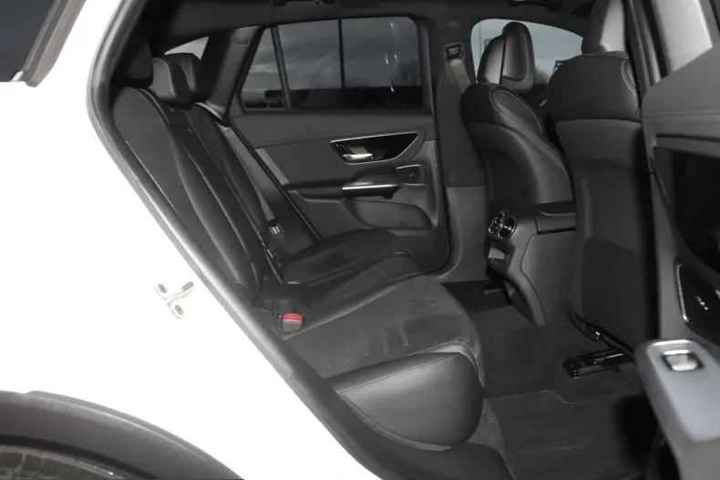 Mercedes-Benz GLC 450 (Clasa GLC) din 2024 cu 7.554 km - oferta MER223945 - foto 7