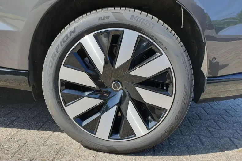 Volvo EX90 din 2025 cu 18.109 km - oferta VOL223946 - foto 7