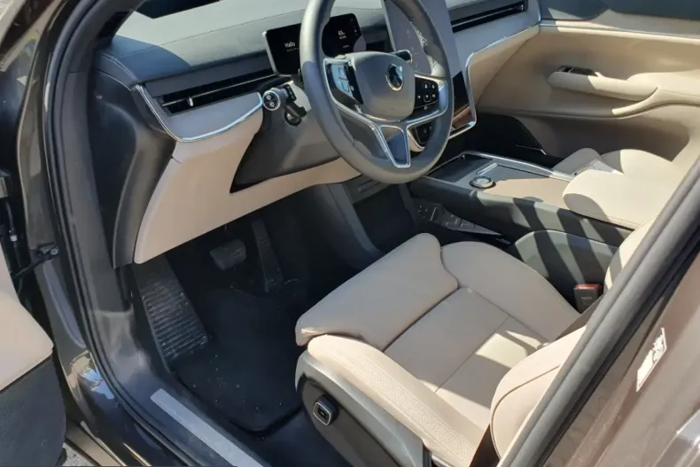 Volvo EX90 din 2025 cu 18.109 km - oferta VOL223946 - foto 8