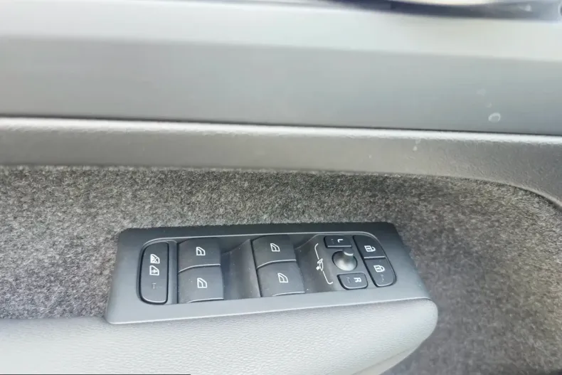 Volvo EC40 din 2025 cu 4.365 km - oferta VOL223951 - foto 14