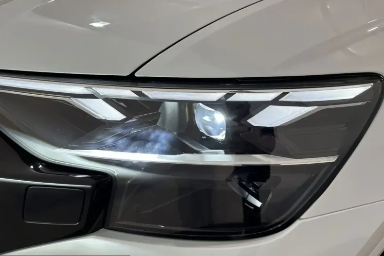Audi Q8 din 2025 cu 19.950 km - oferta AUD223952 - foto 4