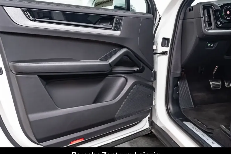 Porsche Cayenne din 2024 cu 15.859 km - oferta POR223956 - foto 20