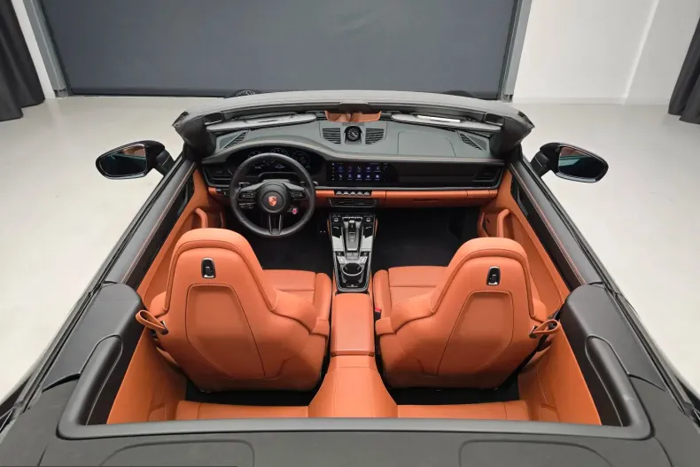 Porsche 911 din 2026 cu 4.500 km - oferta POR223960 - foto 8