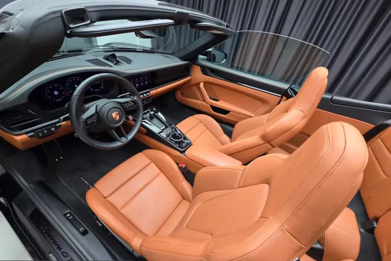 Porsche 911 din 2026 cu 4.500 km - oferta POR223960 - foto 10