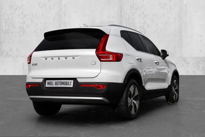 Volvo XC40 din 2023 cu 5.923 km - oferta VOL223970 - foto 2