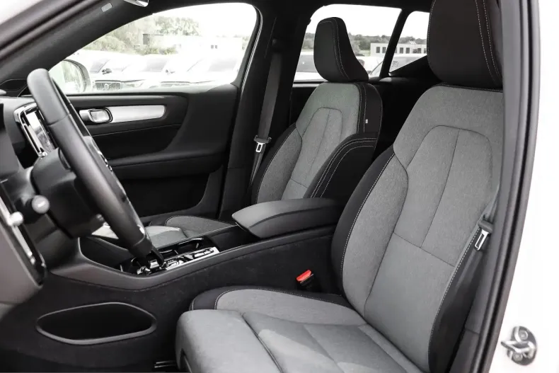 Volvo XC40 din 2023 cu 5.923 km - oferta VOL223970 - foto 7