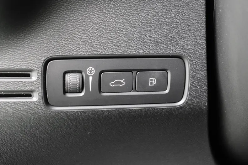 Volvo XC40 din 2023 cu 5.923 km - oferta VOL223970 - foto 11