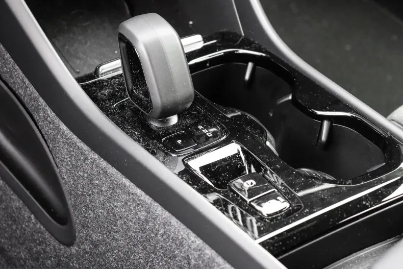 Volvo XC40 din 2023 cu 5.923 km - oferta VOL223970 - foto 13