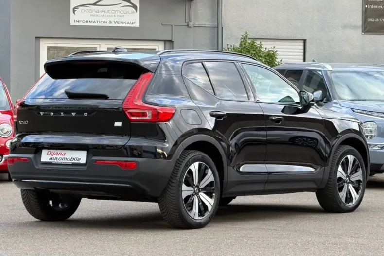 Volvo XC40 din 2022 cu 42.700 km - oferta VOL223972 - foto 4