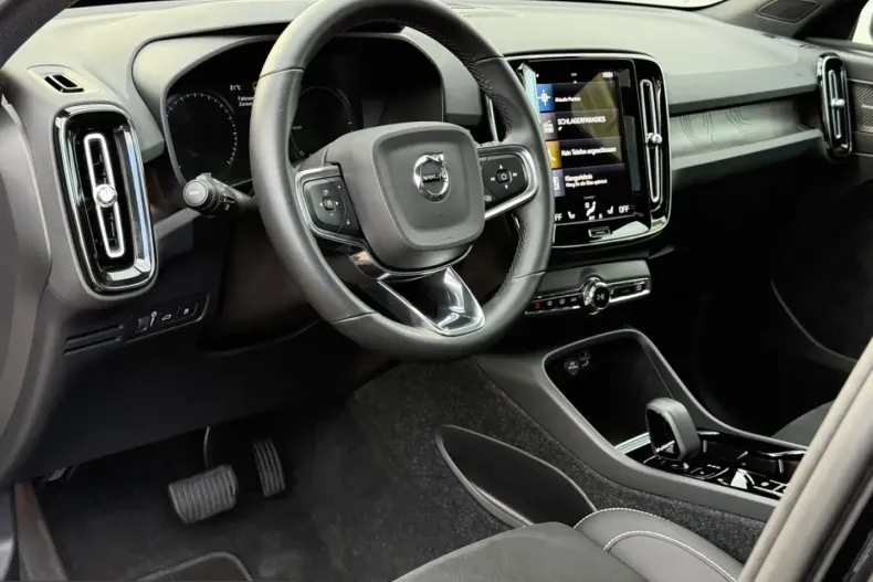 Volvo XC40 din 2022 cu 42.700 km - oferta VOL223972 - foto 9