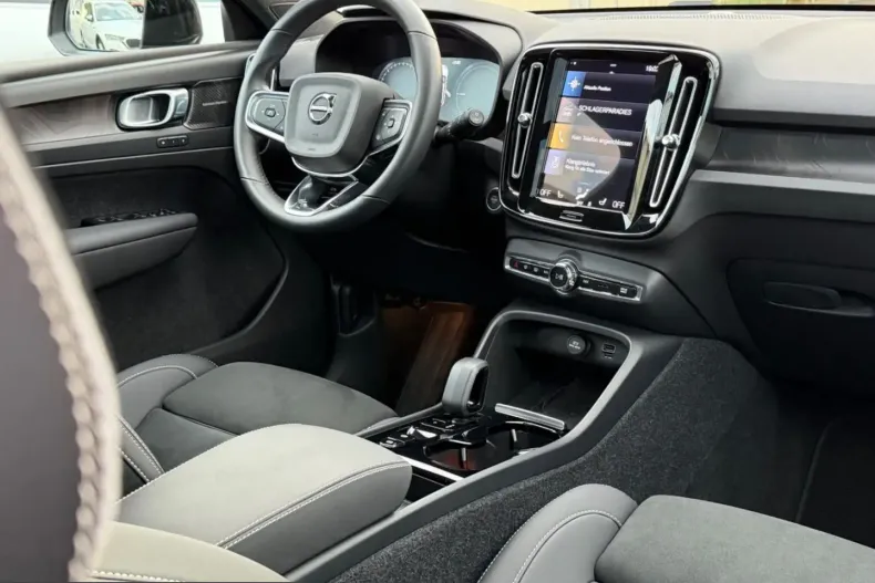 Volvo XC40 din 2022 cu 42.700 km - oferta VOL223972 - foto 11