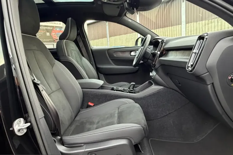 Volvo XC40 din 2022 cu 42.700 km - oferta VOL223972 - foto 12