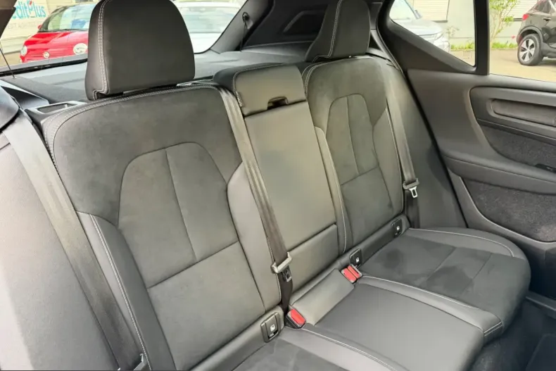 Volvo XC40 din 2022 cu 42.700 km - oferta VOL223972 - foto 14