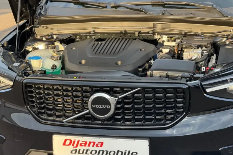 Volvo XC40 din 2022 cu 42.700 km - oferta VOL223972 - foto 22