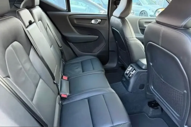 Volvo XC40 din 2022 cu 47.968 km - oferta VOL223973 - foto 19
