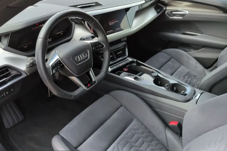 Audi RS e-tron GT din 2024 cu 6.169 km - oferta AUD223989 - foto 9