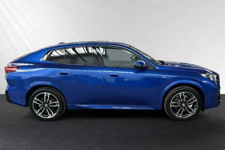 BMW iX2 (Seria X) din 2025 cu 15.200 km - oferta BMW223991 - foto 2