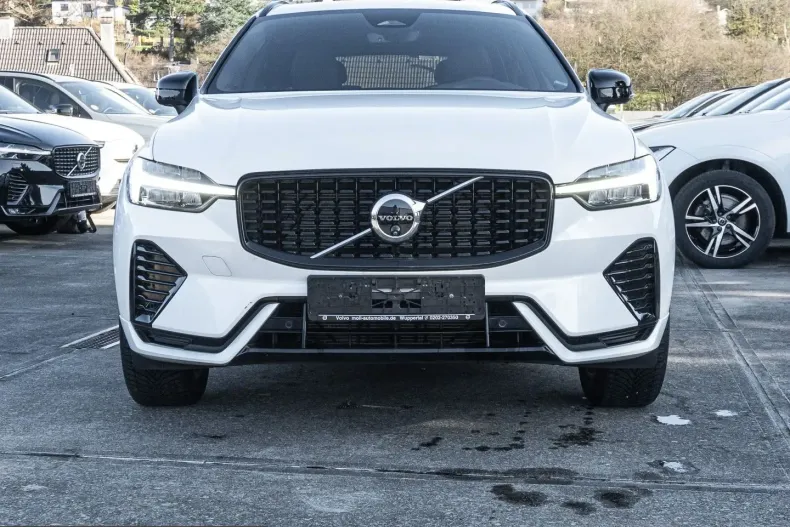 Volvo XC60 din 2023 cu 18.789 km - oferta VOL223998 - foto 3