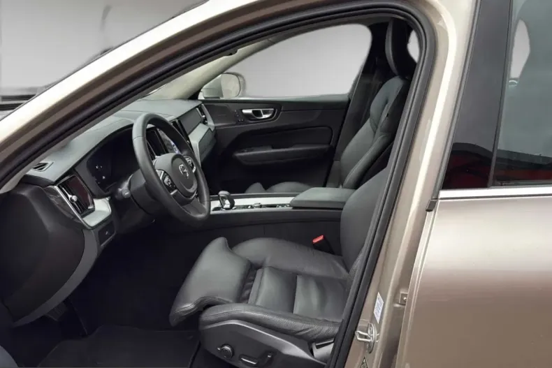 Volvo XC60 din 2023 cu 44.554 km - oferta VOL223999 - foto 8