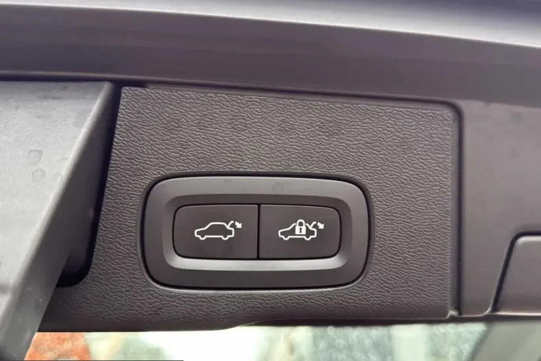 Volvo XC60 din 2023 cu 44.554 km - oferta VOL223999 - foto 15