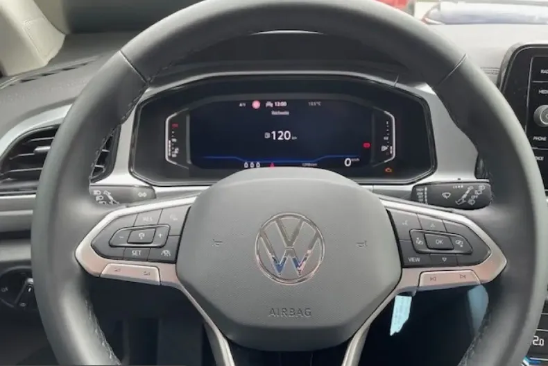 Volkswagen T-Roc din 2023 cu 12.960 km - oferta VOL224003 - foto 18