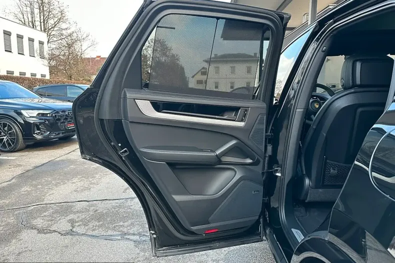 Porsche Cayenne din 2024 cu 9.900 km - oferta POR224008 - foto 11