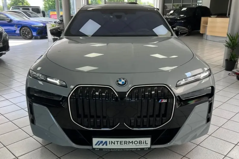 BMW i7 (Seria 7) din 2024 cu 8.800 km - oferta BMW224009 - foto 2