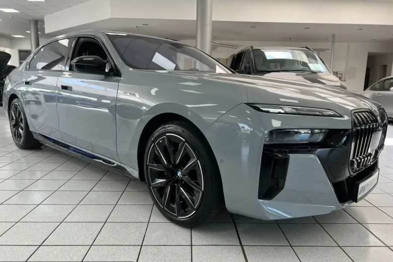 BMW i7 (Seria 7) din 2024 cu 8.800 km - oferta BMW224009 - foto 3