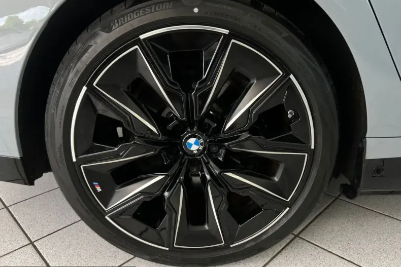 BMW i7 (Seria 7) din 2024 cu 8.800 km - oferta BMW224009 - foto 8