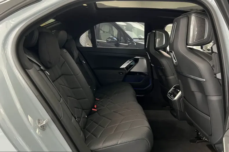 BMW i7 (Seria 7) din 2024 cu 8.800 km - oferta BMW224009 - foto 22